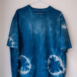 Indigo Shibori — T-Shirt färben