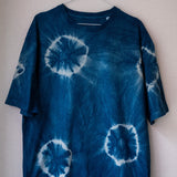Indigo Shibori — T-Shirt färben