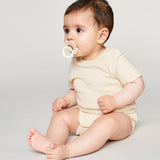 Der Baby Body — 0–24 Monate · 210 GSM